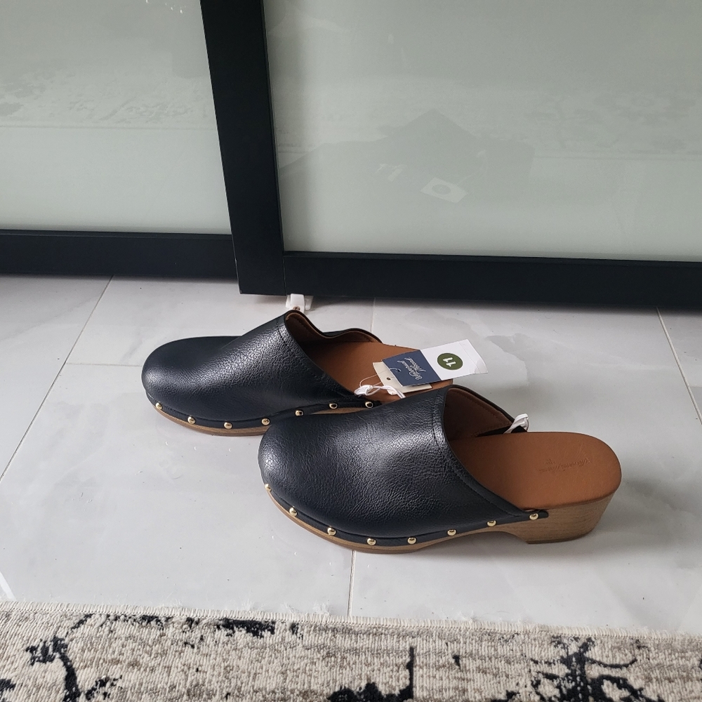 Gorgeous clogs size 11